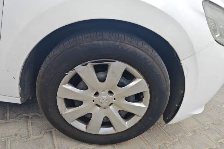Used Peugeot 301 2016 1.6L Automatic Comfort Edition Right Front Wheel Hub