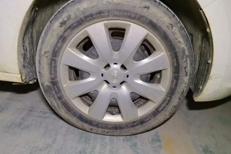 Used Peugeot 301 2016 1.6L Manual Comfort Edition Right Front Wheel Hub