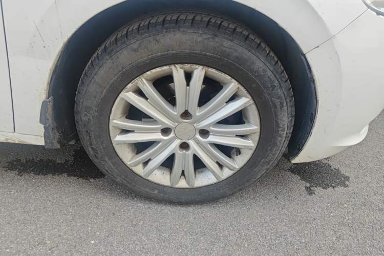Used Peugeot 301 2016 1.6L Automatic Comfort Edition Right Front Wheel Hub