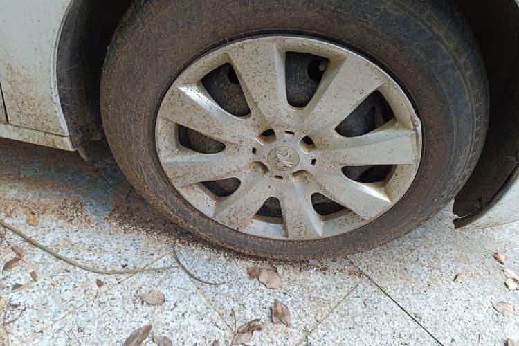 Used Peugeot 301 2016 1.6L Manual Comfort Edition Right Front Wheel Hub