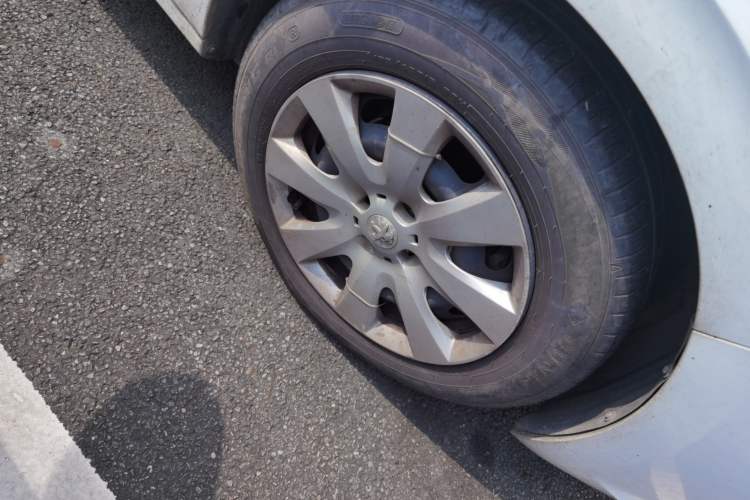Used Peugeot 301 2016 1.6L Manual Comfort Edition Right Front Wheel Hub
