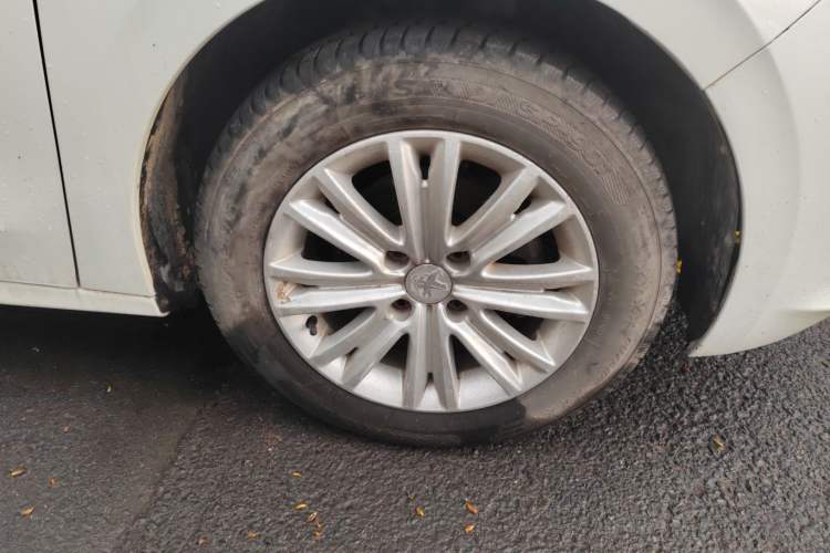 Used Peugeot 301 2016 1.6L Manual Comfort Edition Right Front Wheel Hub