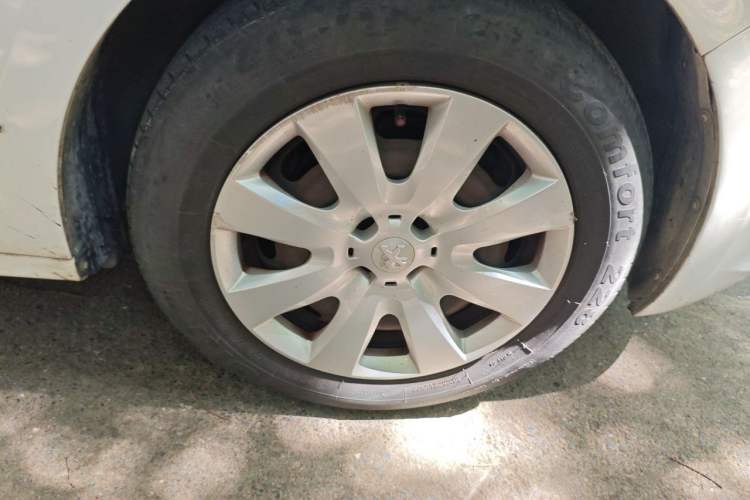Used Peugeot 301 2016 1.6L Manual Comfort Edition Right Front Wheel Hub