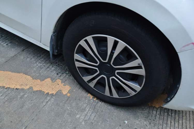 Used Peugeot 301 2016 1.6L Manual Comfort Edition Right Front Wheel Hub