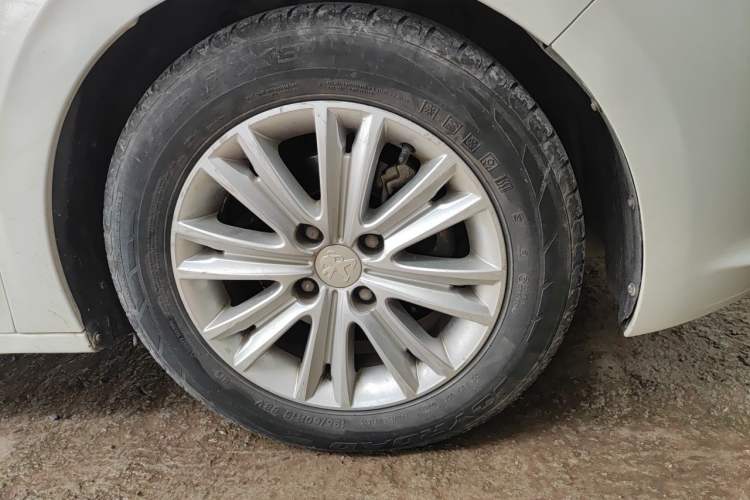 Used Peugeot 301 2016 1.6L Automatic Luxury Edition Right Front Wheel Hub