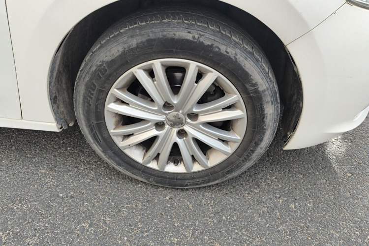 Used Peugeot 301 2016 1.6L Manual Comfort Edition Right Front Wheel Hub