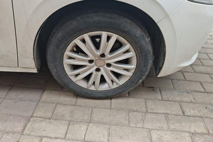 Used Peugeot 301 2016 1.6L Manual Comfort Edition Right Front Wheel Hub