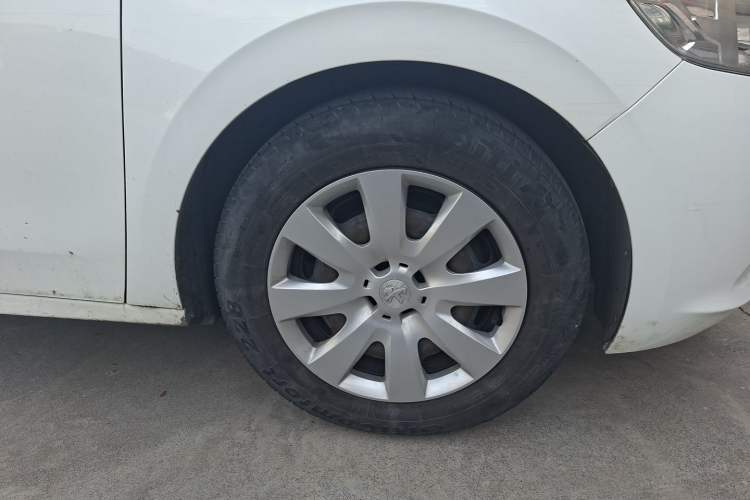 Used Peugeot 301 2016 1.6L Automatic Comfort Edition Right Front Wheel Hub