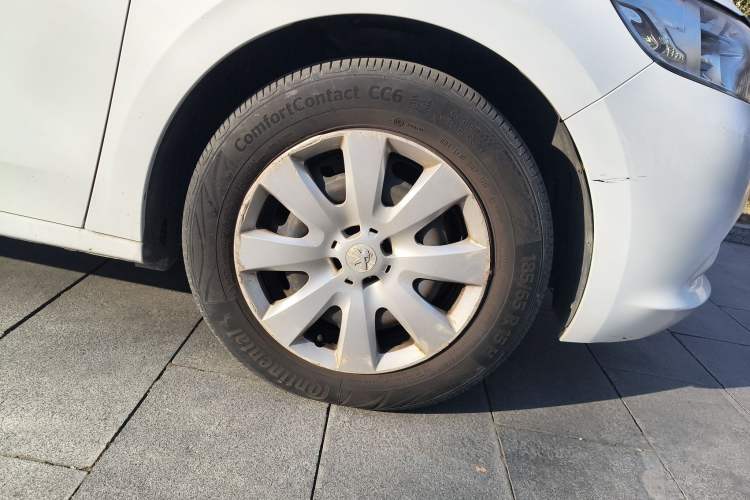 Used Peugeot 301 2016 1.6L Manual Comfort Edition Right Front Wheel Hub