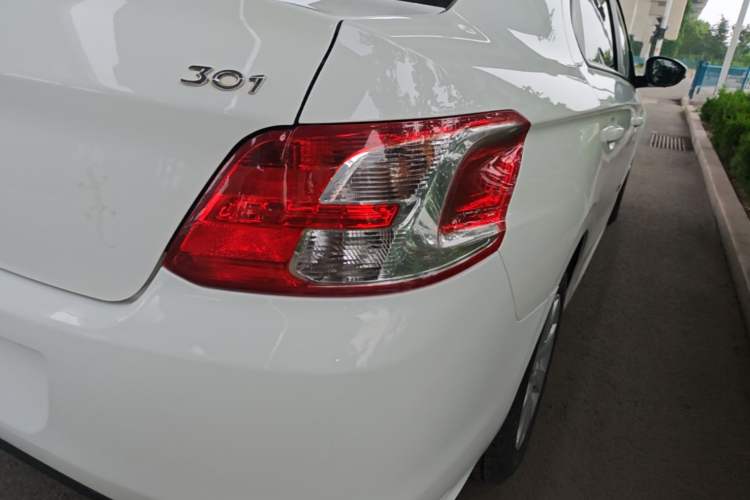 Used Peugeot 301 2016 1.6L Manual Comfort Edition Right Rear Taillight