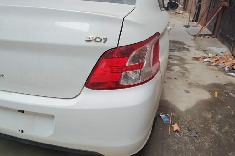 Used Peugeot 301 2016 1.6L Manual Comfort Edition Right Rear Taillight