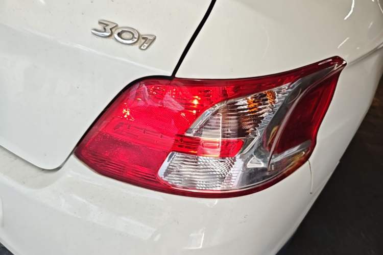 Used Peugeot 301 2016 1.6L Manual Comfort Edition Right Rear Taillight