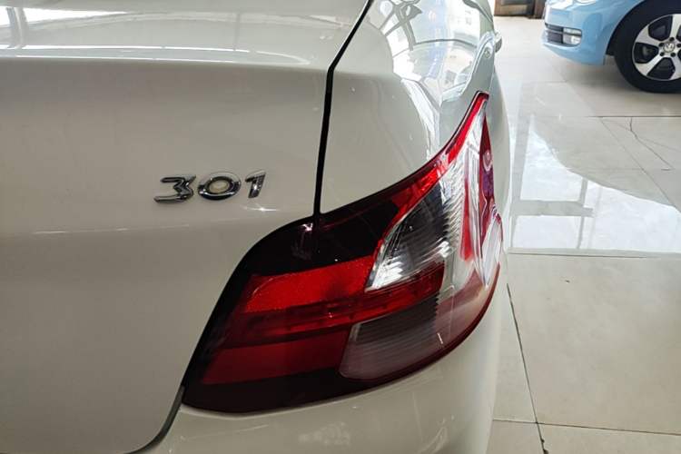 Used Peugeot 301 2016 1.6L Manual Comfort Edition Right Rear Taillight