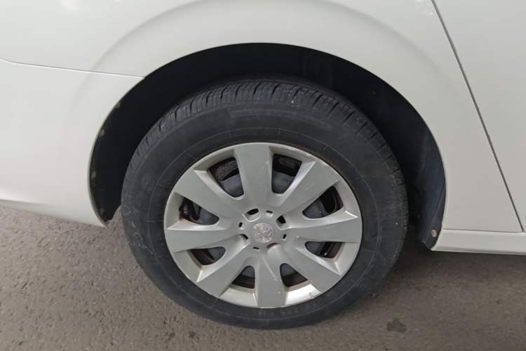 Used Peugeot 301 2016 1.6L Manual Comfort Edition Right Rear Wheel Hub