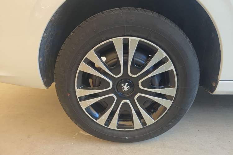 Used Peugeot 301 2016 1.6L Manual Happiness Edition Right Rear Wheel Hub