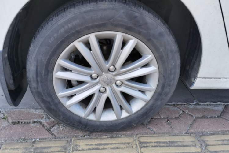 Used Peugeot 301 2016 1.6L Manual Happiness Edition Right Rear Wheel Hub