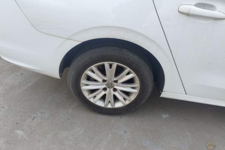 Used Peugeot 301 2016 1.6L Manual Comfort Edition Right Rear Wheel Hub