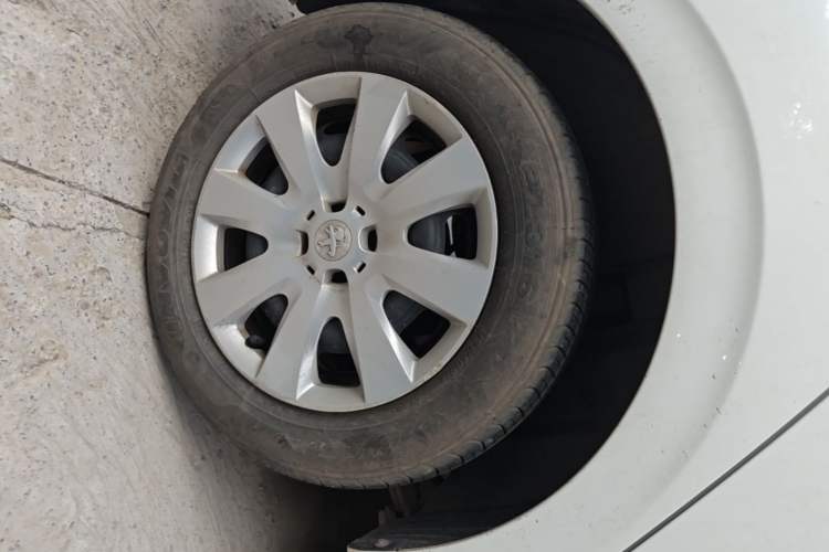 Used Peugeot 301 2016 1.6L Automatic Comfort Edition Right Rear Wheel Hub