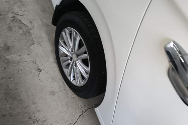 Used Peugeot 301 2016 1.6L Manual Comfort Edition Right Rear Wheel Hub