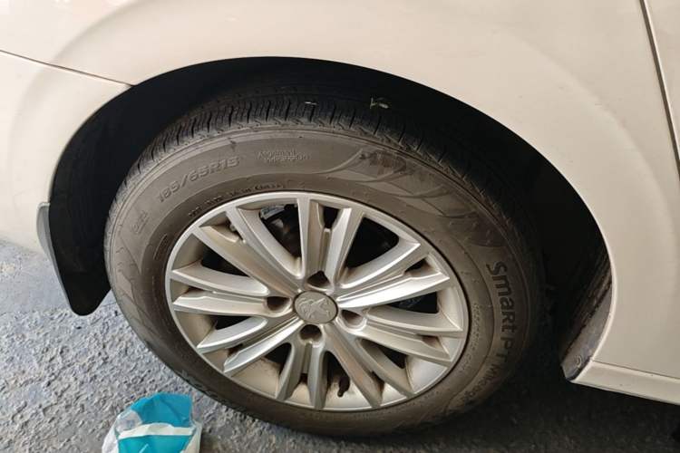 Used Peugeot 301 2016 1.6L Manual Comfort Edition Right Rear Wheel Hub