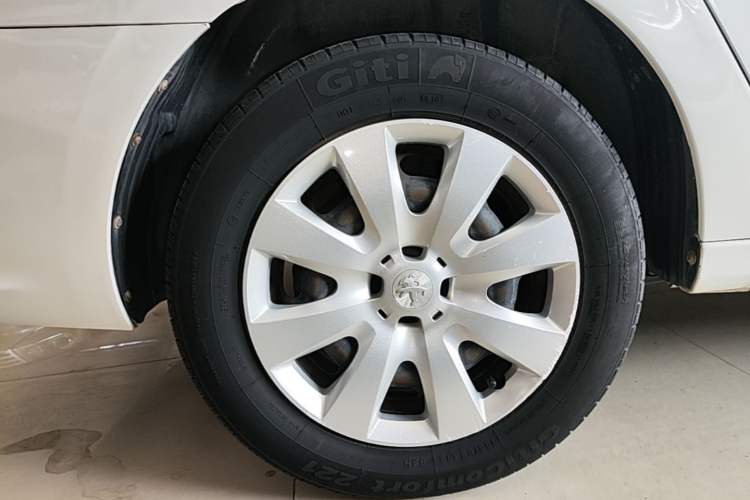 Used Peugeot 301 2016 1.6L Manual Comfort Edition Right Rear Wheel Hub