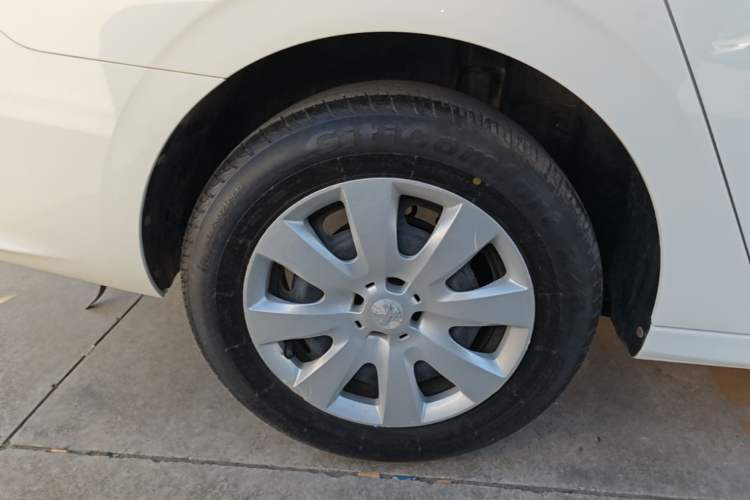 Used Peugeot 301 2016 1.6L Automatic Comfort Edition Right Rear Wheel Hub