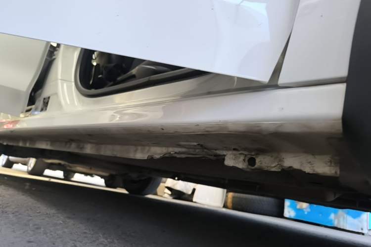 Used Peugeot 301 2016 1.6L Automatic Comfort Edition Right Side Sill