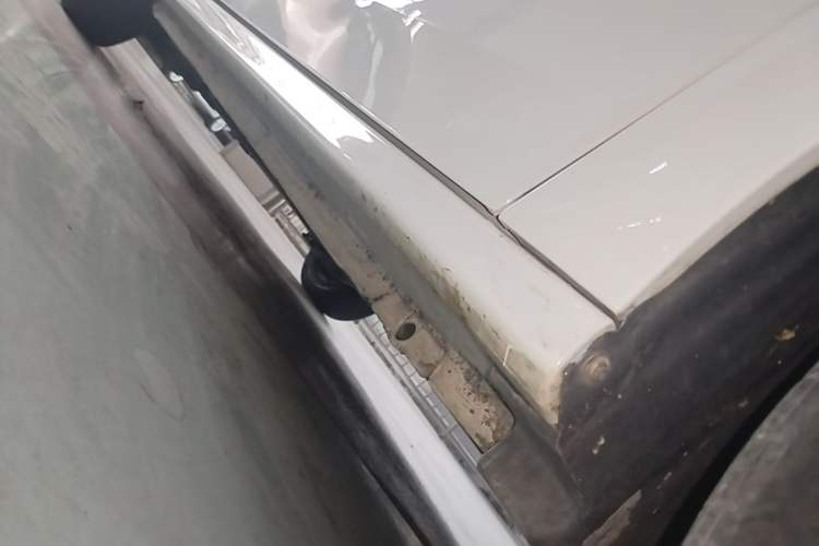 Used Peugeot 301 2016 1.6L Automatic Comfort Edition Right Side Sill