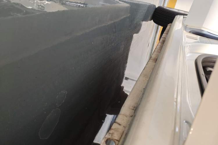 Used Peugeot 301 2016 1.6L Manual Comfort Edition Right Side Sill