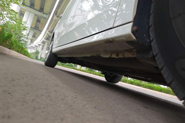 Used Peugeot 301 2016 1.6L Manual Comfort Edition Right Side Sill