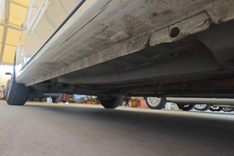 Used Peugeot 301 2016 1.6L Manual Happiness Edition Right Side Sill