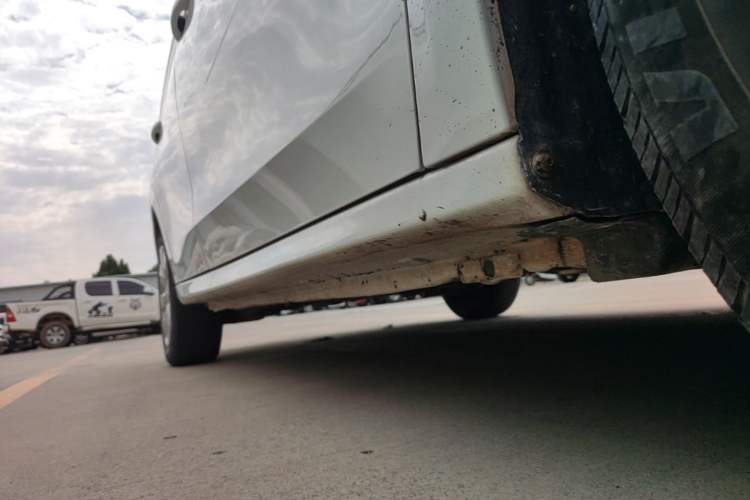 Used Peugeot 301 2016 1.6L Manual Comfort Edition Right Side Sill