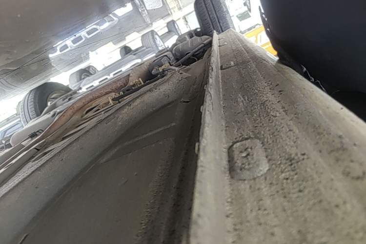Used Peugeot 301 2016 1.6L Automatic Comfort Edition Right Side Sill