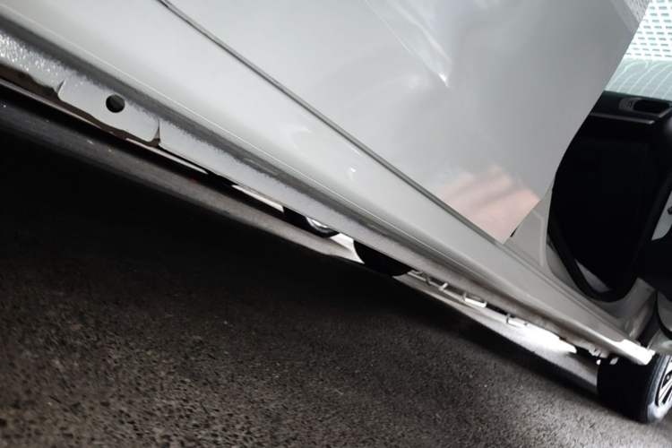 Used Peugeot 301 2016 1.6L Manual Comfort Edition Right Side Sill