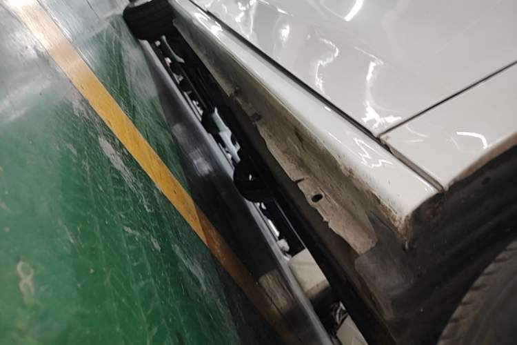 Used Peugeot 301 2016 1.6L Automatic Comfort Edition Right Side Sill