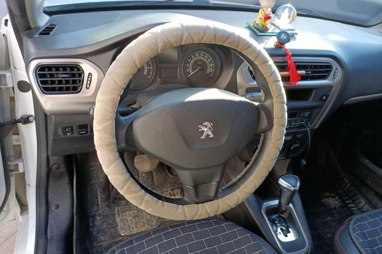 Used Peugeot 301 2016 1.6L Automatic Comfort Edition Steering Wheel
