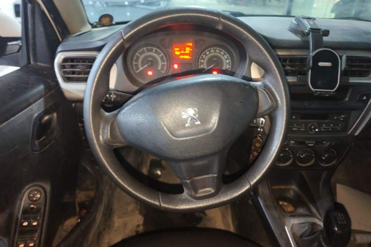 Used Peugeot 301 2016 1.6L Manual Comfort Edition Steering Wheel