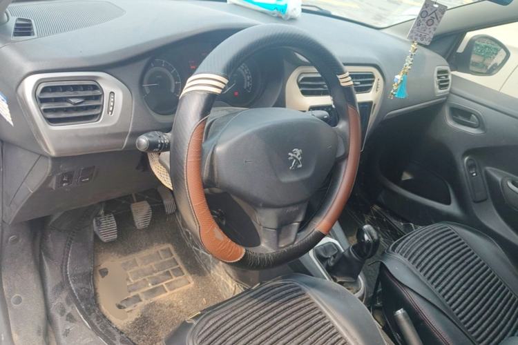 Used Peugeot 301 2016 1.6L Manual Comfort Edition Steering Wheel
