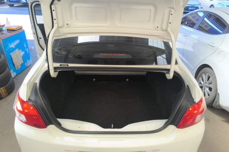 Used Peugeot 301 2016 1.6L Automatic Comfort Edition Trunk