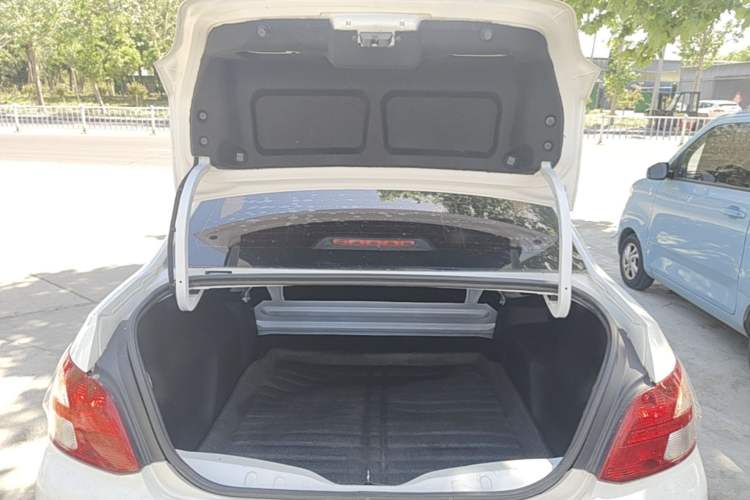 Used Peugeot 301 2016 1.6L Manual Comfort Edition Trunk