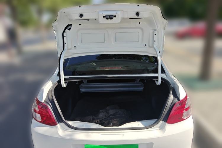 Used Peugeot 301 2016 1.6L Manual Comfort Edition Trunk
