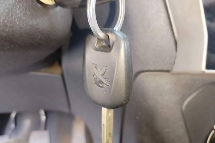 Used Peugeot 301 2016 1.6L Manual Happiness Edition Vehicle Key