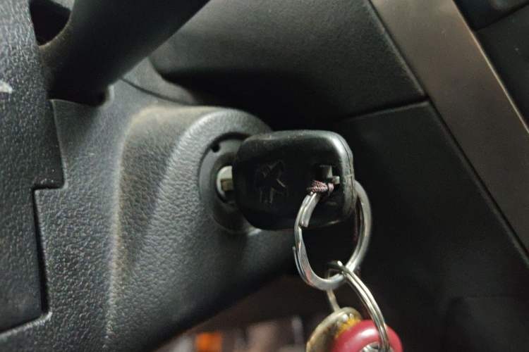 Used Peugeot 301 2016 1.6L Manual Comfort Edition Vehicle Key