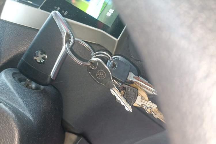 Used Peugeot 301 2016 1.6L Manual Happiness Edition Vehicle Key