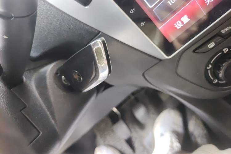 Used Peugeot 301 2016 1.6L Manual Comfort Edition Vehicle Key