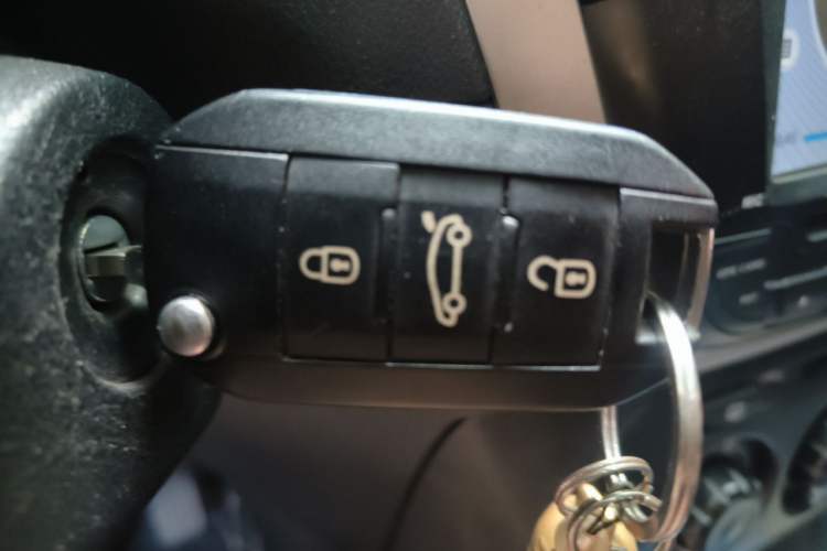 Used Peugeot 301 2016 1.6L Automatic Comfort Edition Vehicle Key