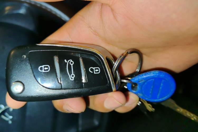 Used Peugeot 301 2016 1.6L Manual Comfort Edition Vehicle Key
