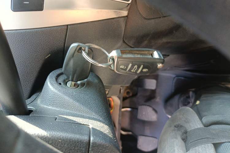 Used Peugeot 301 2016 1.6L Manual Happiness Edition Vehicle Key