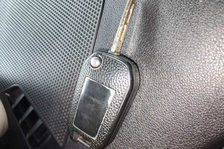 Used Peugeot 301 2016 1.6L Manual Comfort Edition Vehicle Key