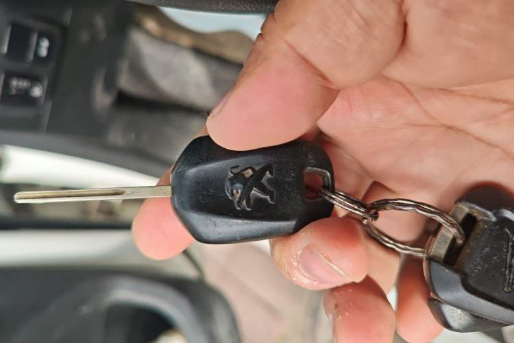 Used Peugeot 301 2016 1.6L Manual Comfort Edition Vehicle Key